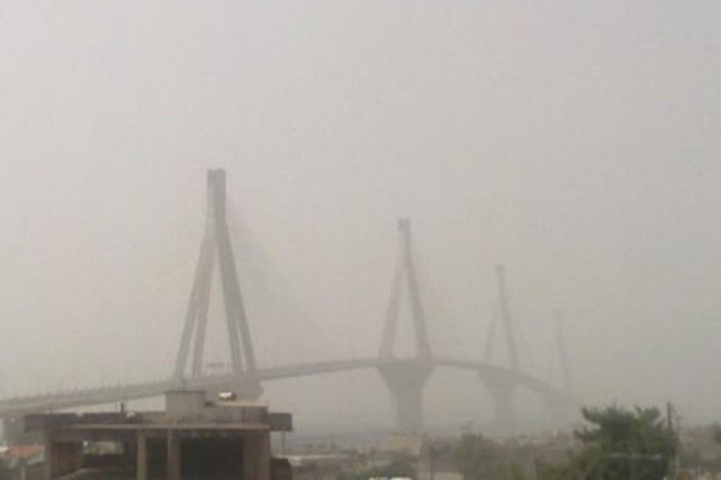 Απίστευτες εικόνες: «Εξαφανίστηκε» η γέφυρα Ρίου - Αντιρρίου (pics)